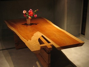 Read more about the article Redwood table